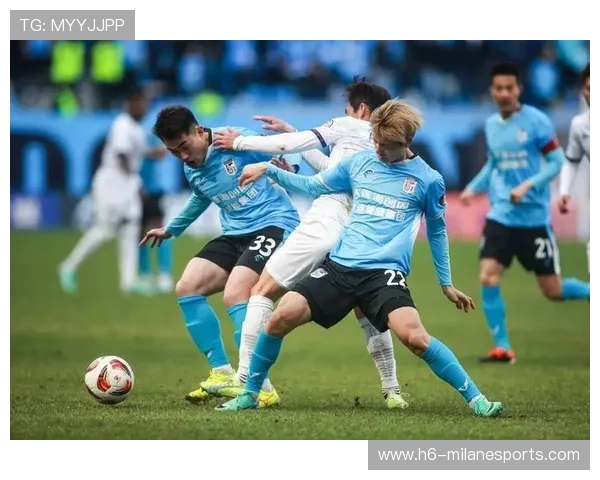 大连英博王禹中场连续直塞：掌控中场的穿透之术