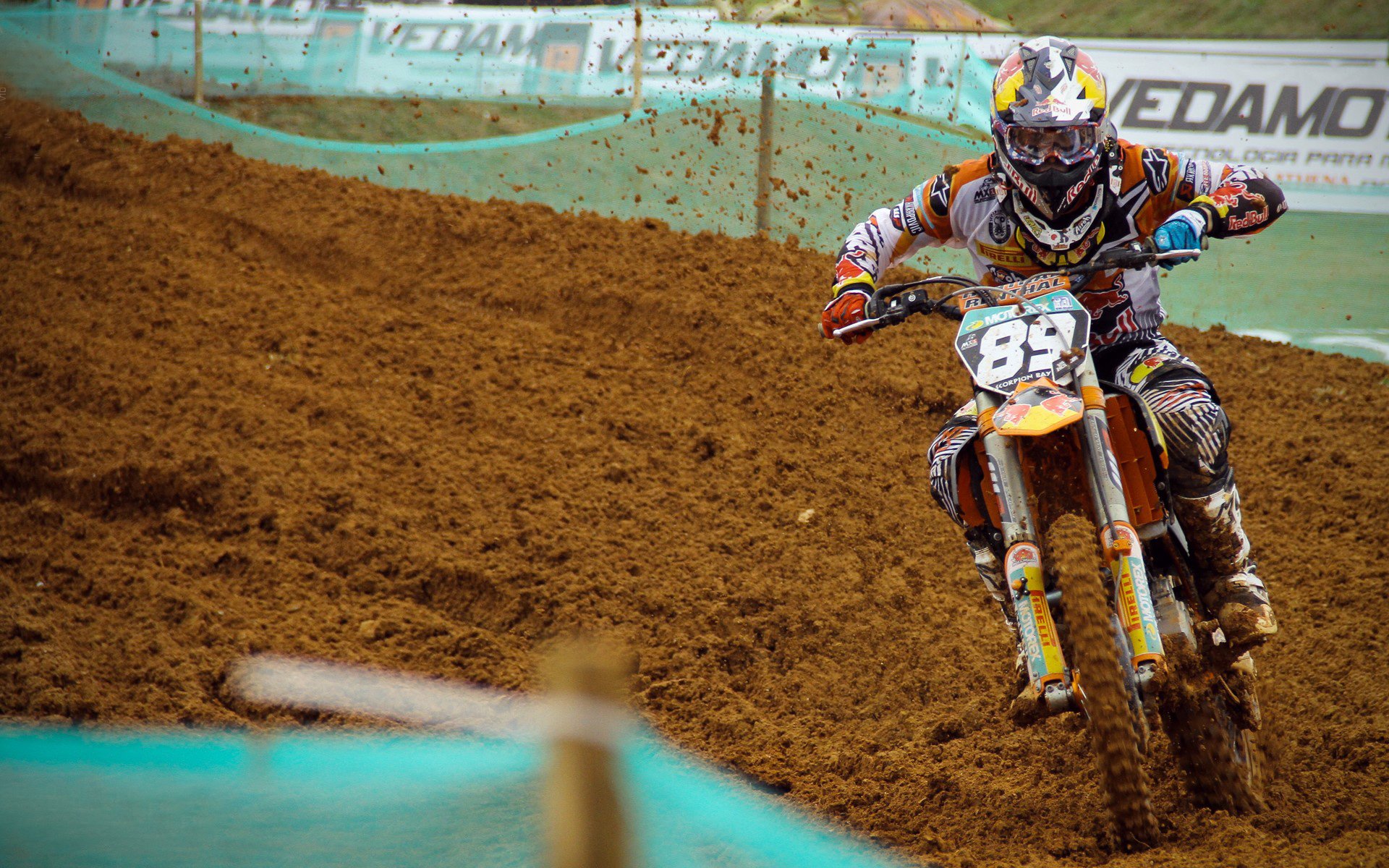 世界杯“足球进课堂”活动持续进行 球星录制视频给孩子上课